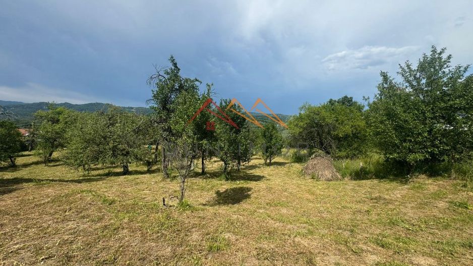 Teren 2037 mp, 17 ml deschidere, 28 euro/m2, vedere panoramica - Poză 3