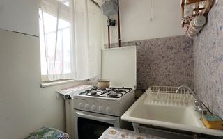 Garsonieră de vânzare în Bd. Victoriei cu vedere spre Tampa - Poză 4