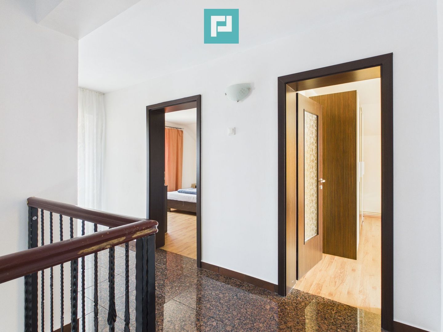 Casă individuală 8 camere - Dudeștii Noi - Poză 23