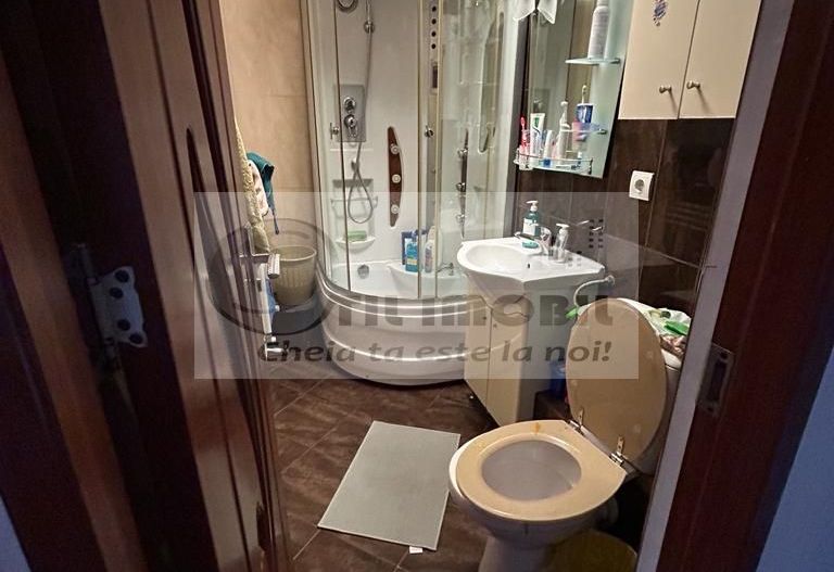 Apartament 4 camere decomandat 2 bai 79mp Nicolina-Frumoasa - Poză 5