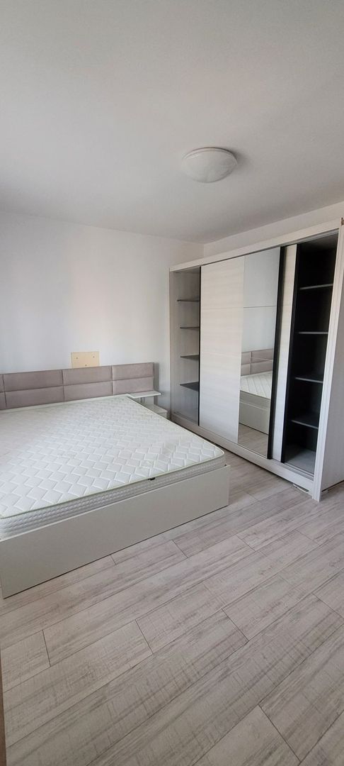 De inchiriat apartament cu 3 camere , Mall Vitan sector3 - Poză 1