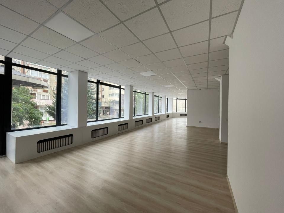 Spatiu comercial Ultracentral Pitesti - Poză 1