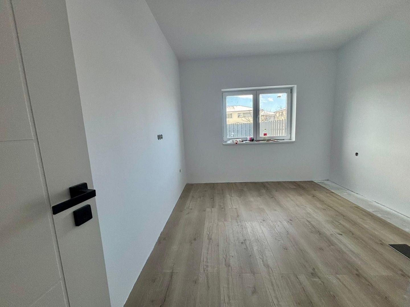 Apartament cu 3 camere si 2 bai - Selimbar - Poză 2