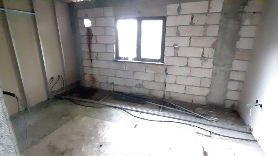 Casă şi spaţiu multifuncţional, bar, sală de evenimente în Brătuleşti - Poză 6