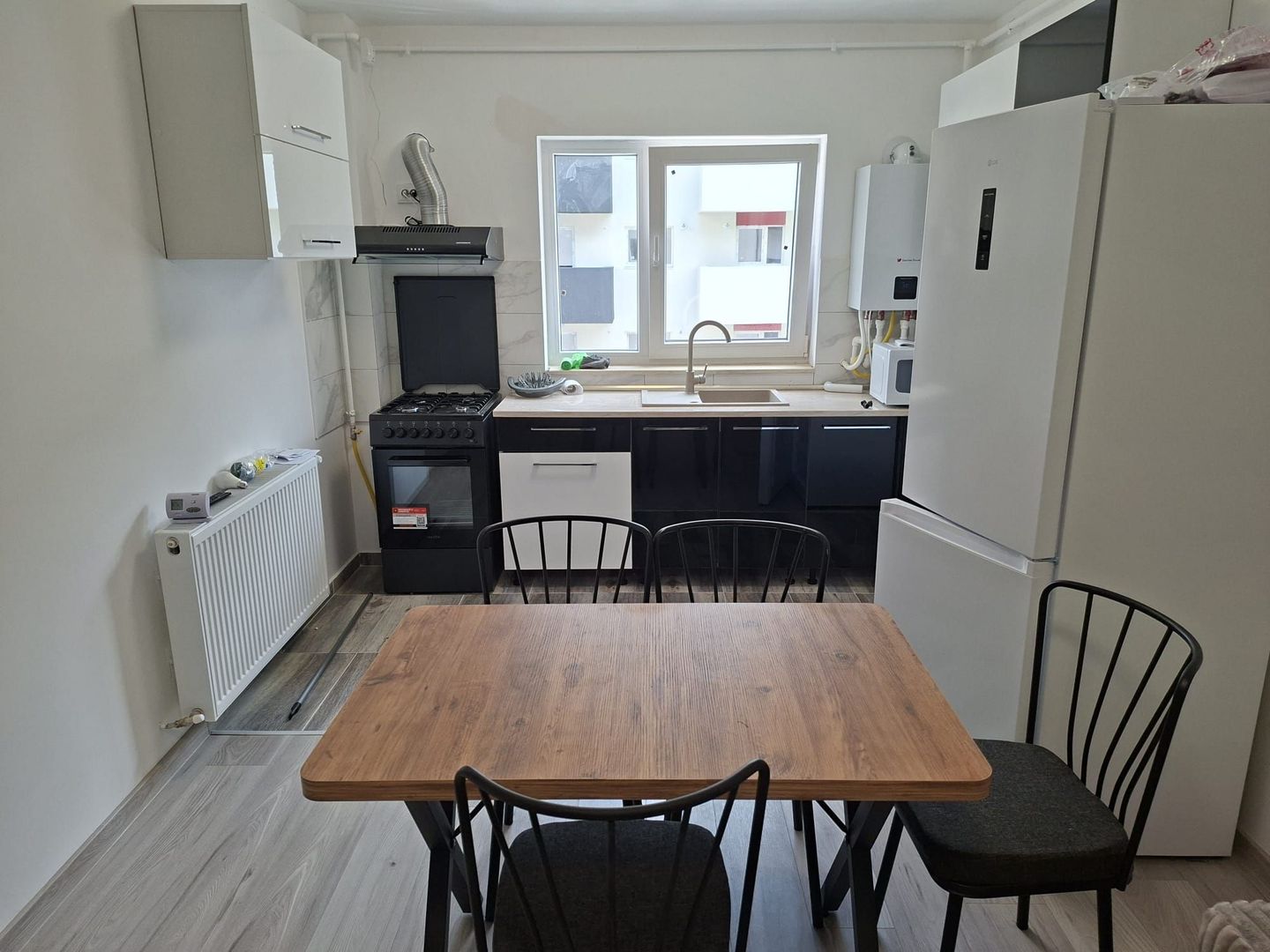 AP. 2 CAMERE- APARATORI, PRIMA INCHIRIERE, PARCARE INCLUSA, METROU - Poză 2
