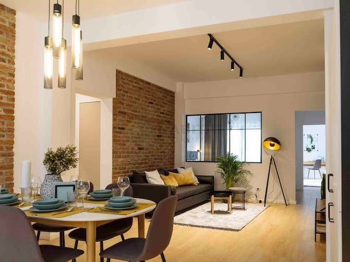 Investitiei, locatie centrala, randament bun, istoric B&B - Poză 1