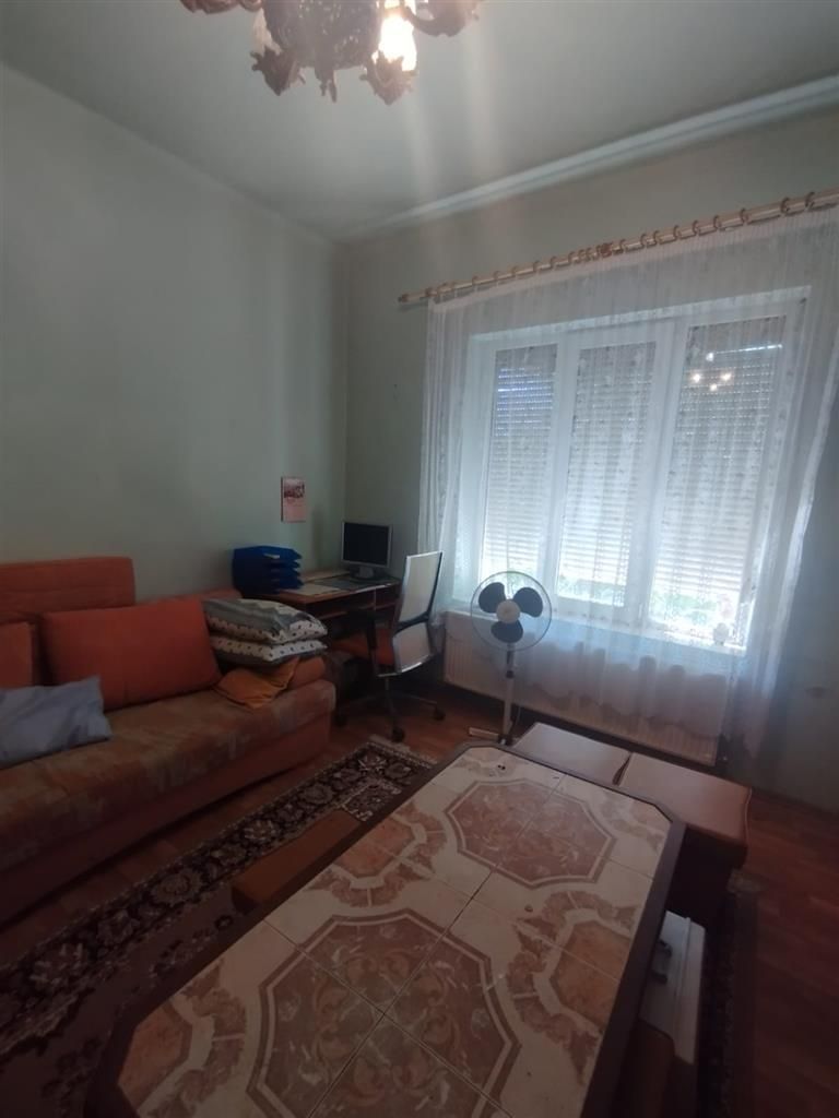 Apart la casa Bogdanestilor  curte  acces cu masina centrala proprie - Poză 3