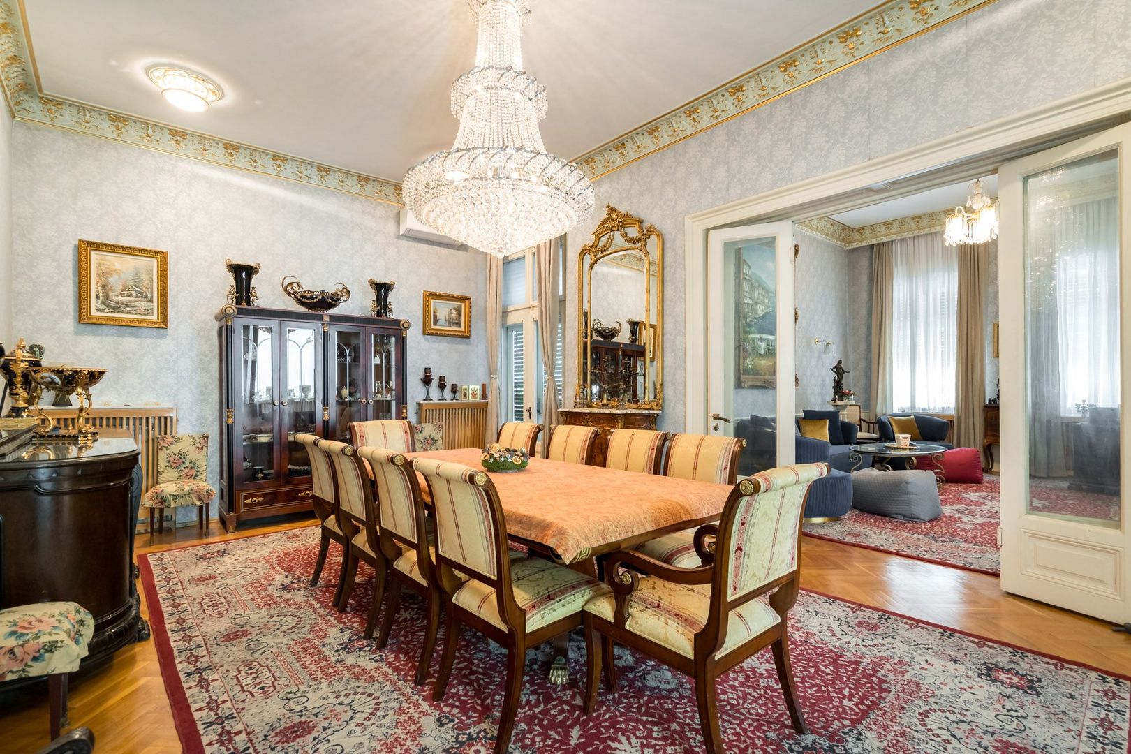 VILA REPREZENTATIVA ICOANEI - Poză 1