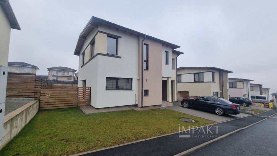 Casa Individuala Semifinisata de Vanzare in Dezmir - Poză 1