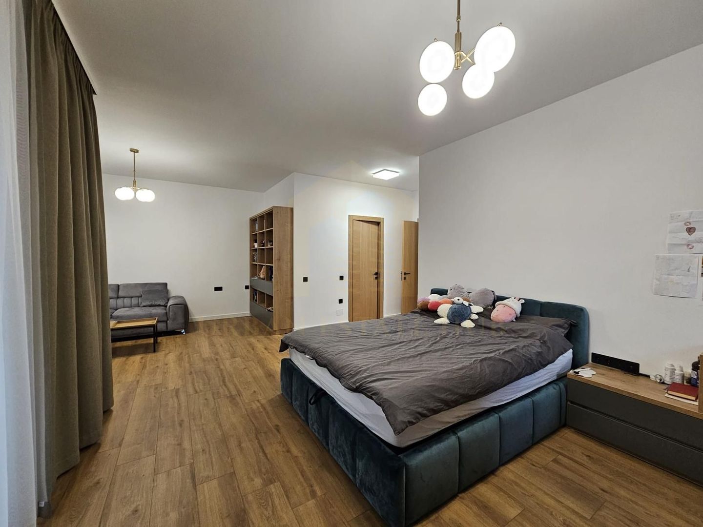 Vanzare  cladire cu 2 apartamente,  600 mp, garaje subterane, Andrei Muresanu - Poză 15
