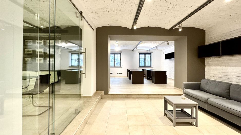 Spațiu de Birouri Elegant în Clădire Istorică Renovată – Piața Unirii, - Poză 3