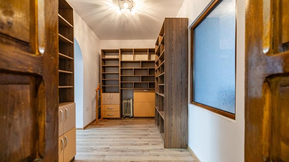 Casa parter, renovata, mobilata, gradina amenajata, str Petofi Sandor-Dumbravita - Poză 12