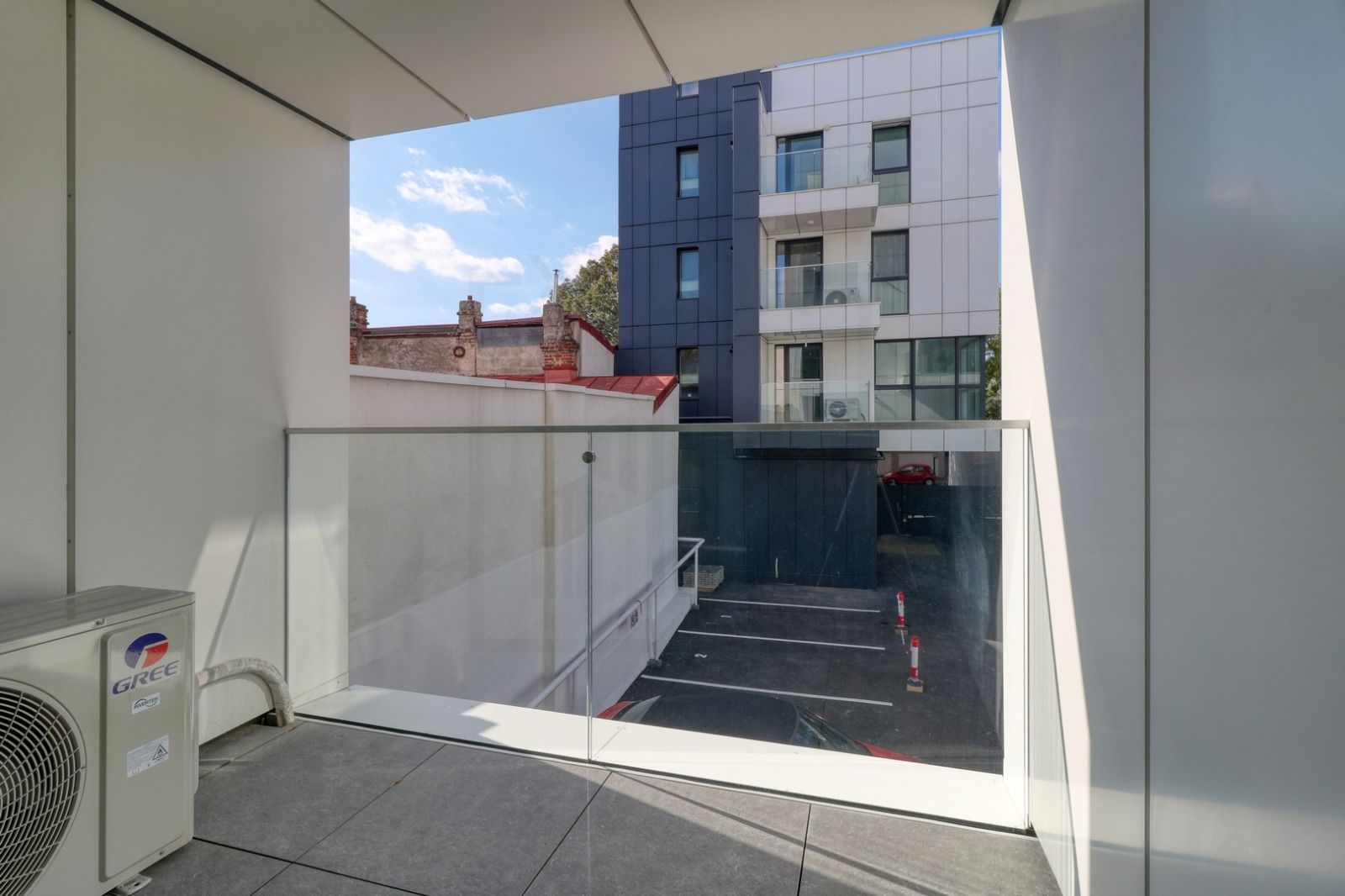 Prima Închiriere – 2 Camere Moderne cu 2 Balcoane – Zona Decebal - Poză 12