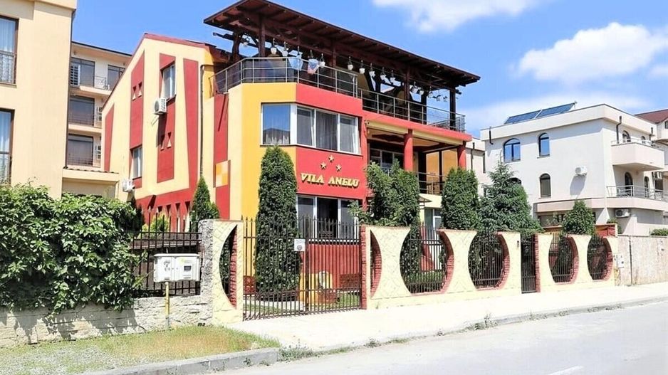 Mamaia Nord - Langa Mare, pensiune la cheie, 11 camere, 9 bai! - Poză 1