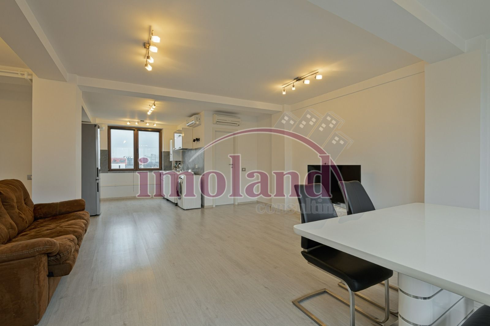 Vanzare - apartament 3/4 camere - Piata Floreasca - Poză 1