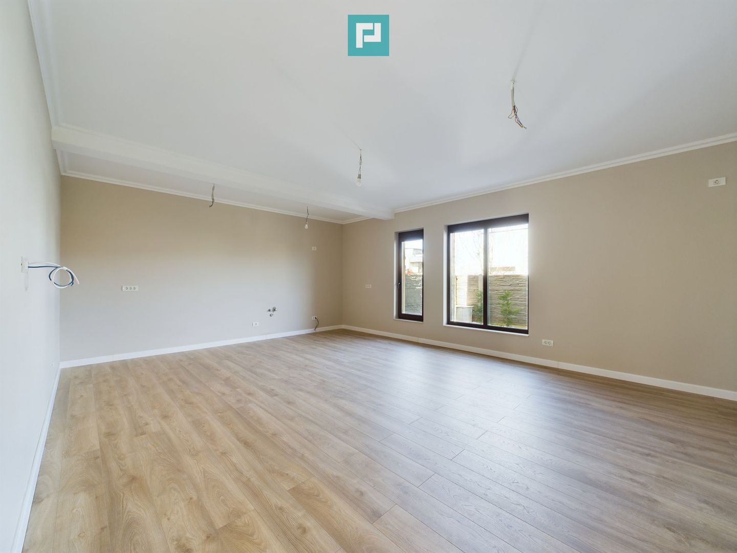 Casă tip duplex Dumbrăvița despărțit prin spațiu tehnic - Poză 11