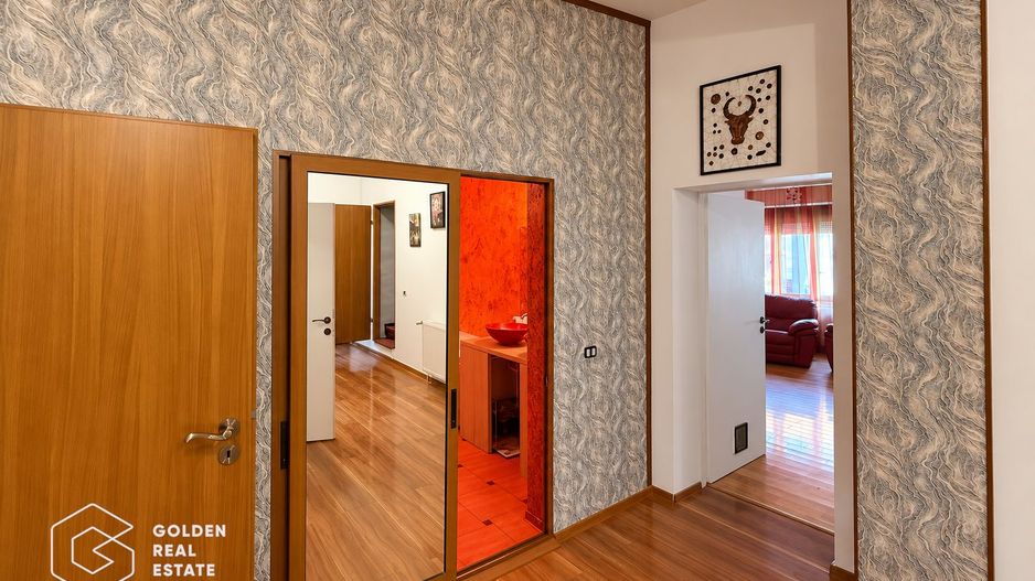 Casa individuala cu garaj si teren 556 mp, str Desseanu - Poză 19