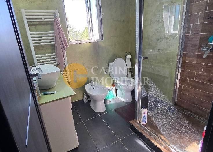Casa tip duplex - constructie proprie - la asfalt - Poză 8