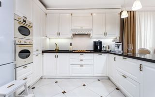 Vânzare, apartament, 2 camere, strada Ciocîrliei, Centru - Poză 1