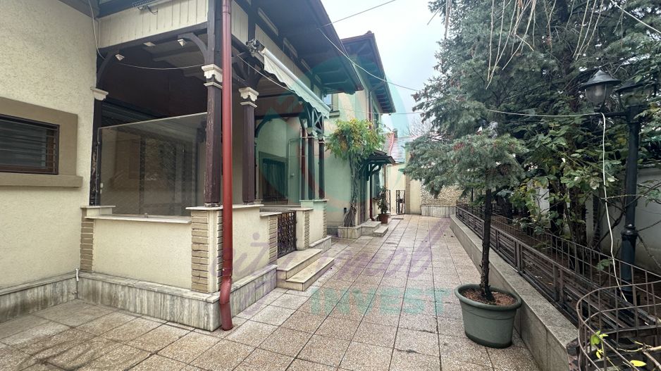 Casa formata din 2 corpuri cu TEREN 433 MP - Poză 2