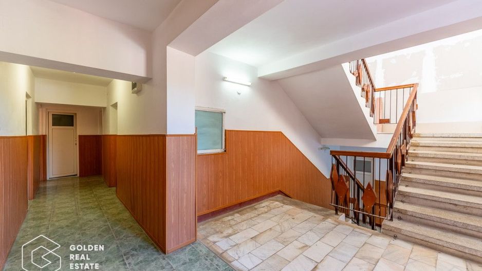 Cladire cu 24 camere, langa Castelul Regal Savarsin - Poză 17