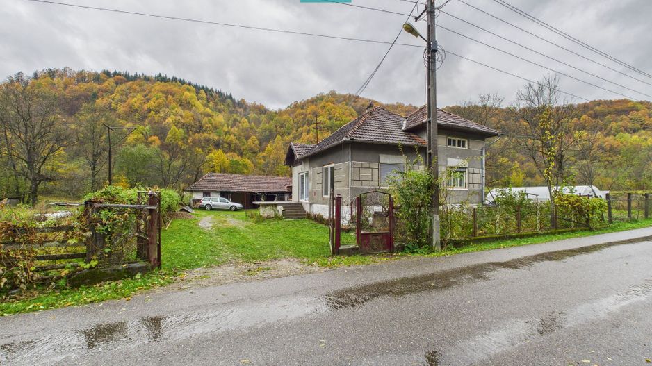 Casă renovată în localitatea Lazuri, Arad - Poză 18