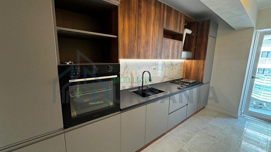 Royal Town 2 cam Copou - Poză 2