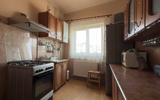 De vanzare apartament de 94MP cu curte de 90 MP - Poză 3