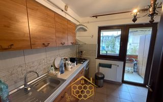 Apartament spatios 3 camere la 10 minute de centru cu loc de parcare - Poză 4