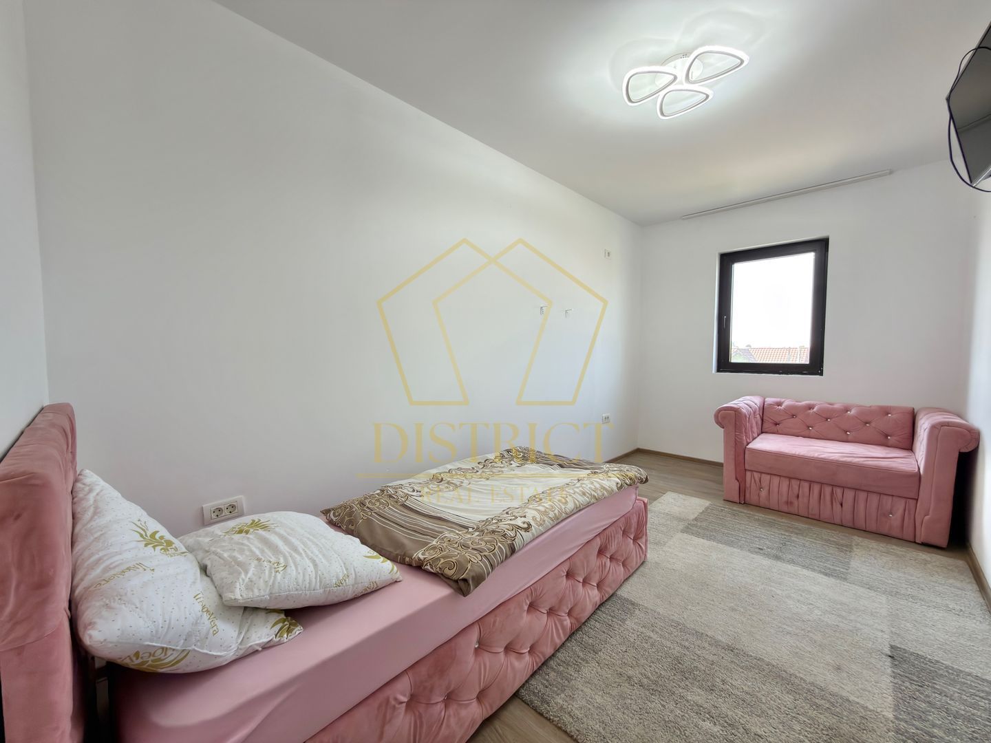 Apartament cu 3 camere complet mobilat si utilat la etajul 2 in Giroc - Chisoda. - Poză 10