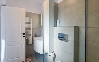 Apartament cu 3 camere de vânzare, zona Bulgaria - Poză 12