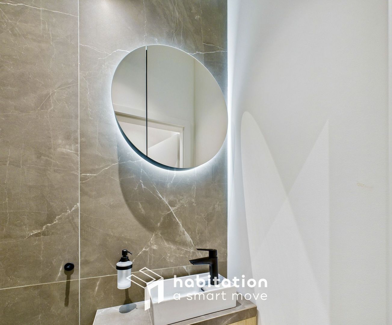 Spațiu comercial de închiriat la City of Mara - Birou/Showroom - Poză 6
