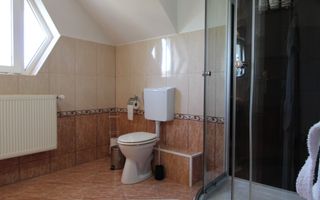 Casa in Blascovici, 5 camere + 3 bai, centrala proprie - Poză 25
