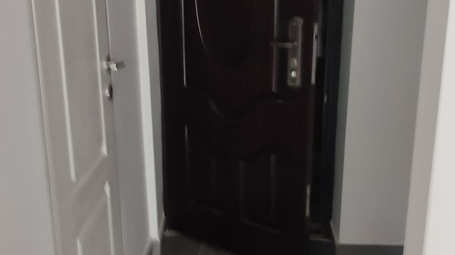 BRASADAS vinde garsonieră etaj 1 Soarelui. - Poză 2