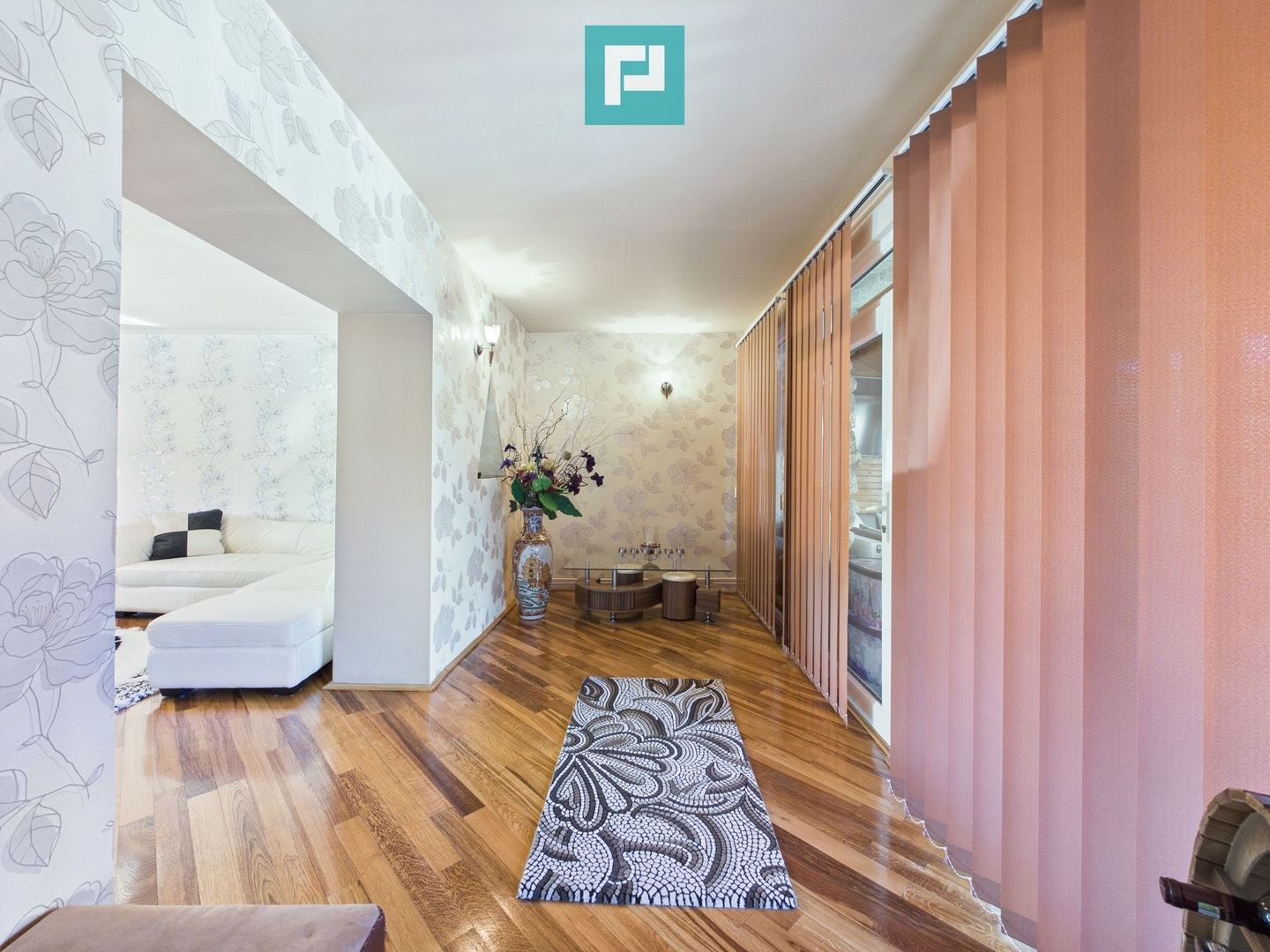 Casa cu potential multiplu in Curtici - Poză 23