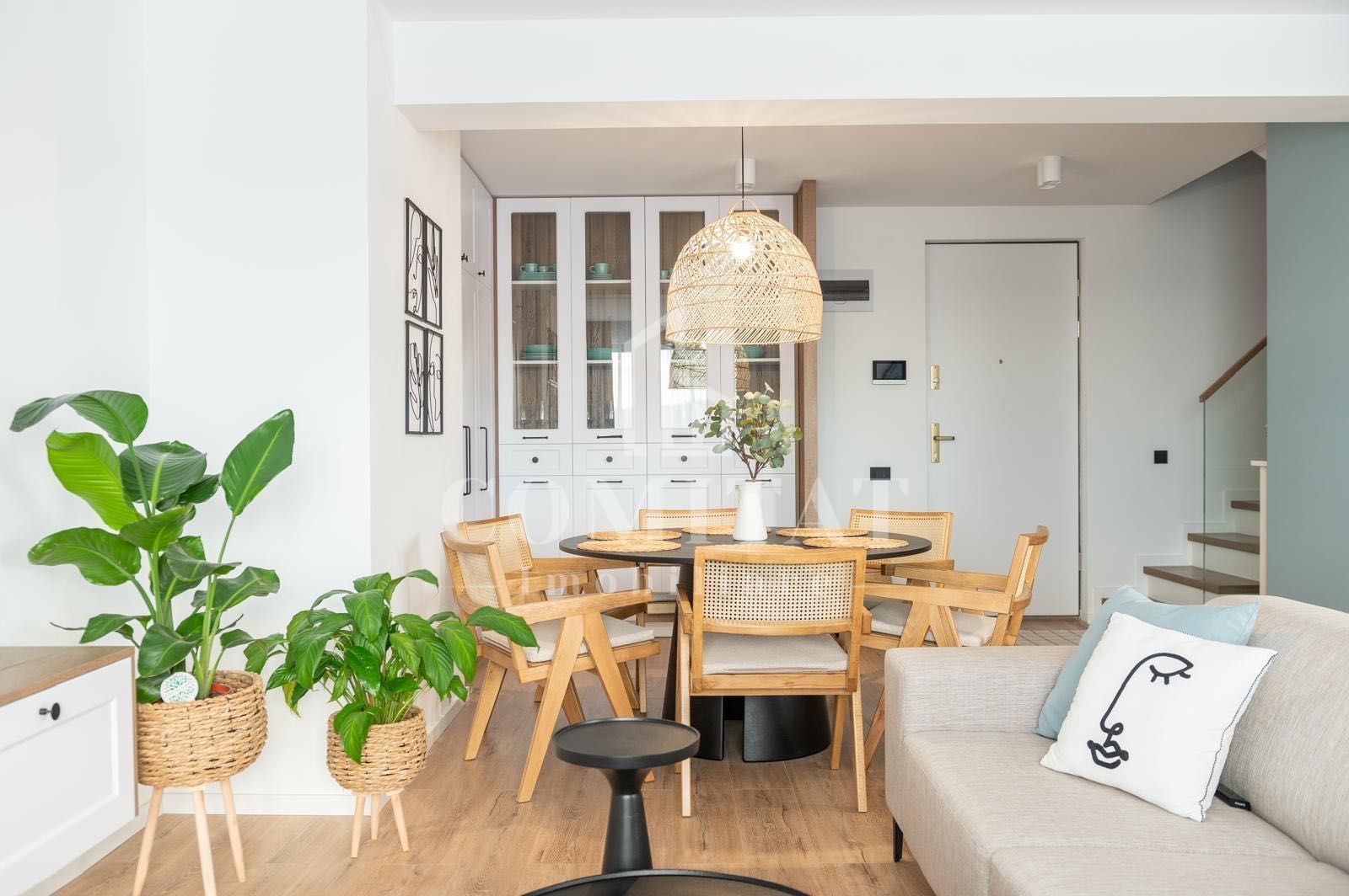 Apartament ultrafinisat la cheie pe 2 niveluri Zorilor - Poză 1