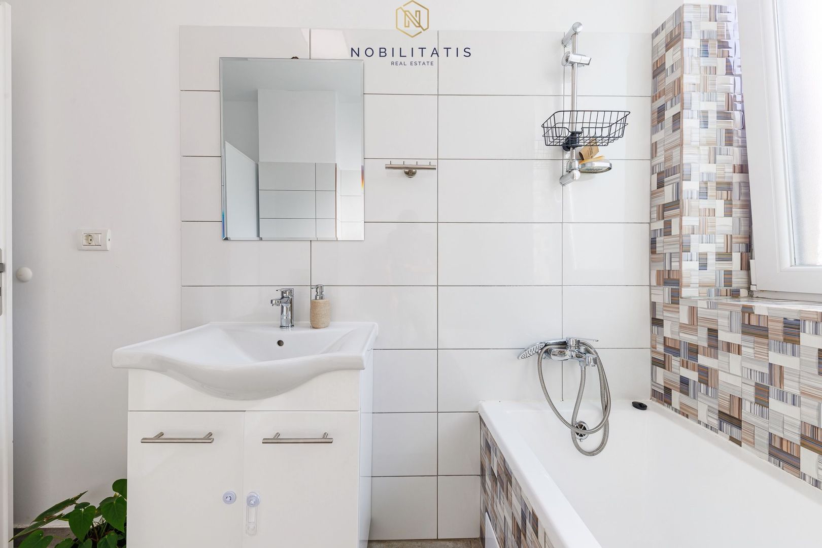 Apartament de Lux cu 3 Camere & Curte Privată de 212 mp în Timișoara - Poză 17