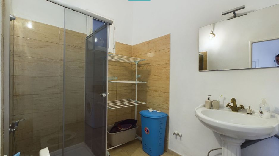 Apartament cu 2 camere la casă zonă centrală - Poză 9