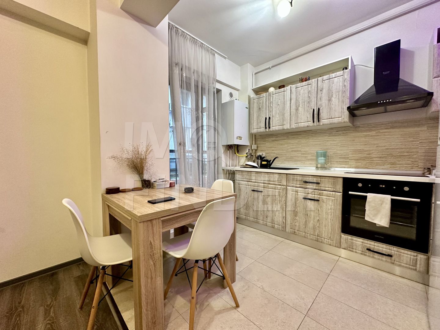 Vanzare 2 camere, imobil nou,  52 mp plus terasa 38 mp si garaj - Poză 1