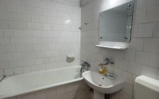 Apartament cu 2 camere in zona Crangasi -7minute de Metrou - Poză 3