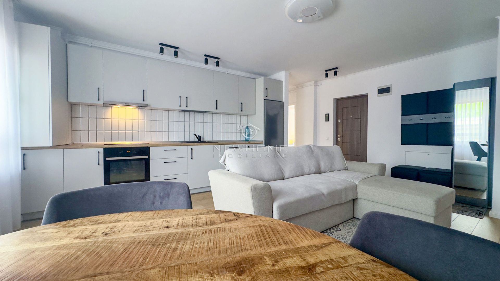 Apartament cu 3 camere de vânzare, zona Bulgaria - Poză 3