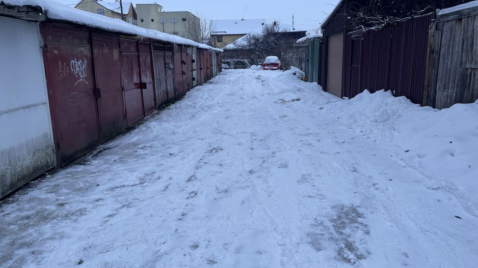 Teren intre blocuri,cu garaje-ideal pentru afacere - Poză 3