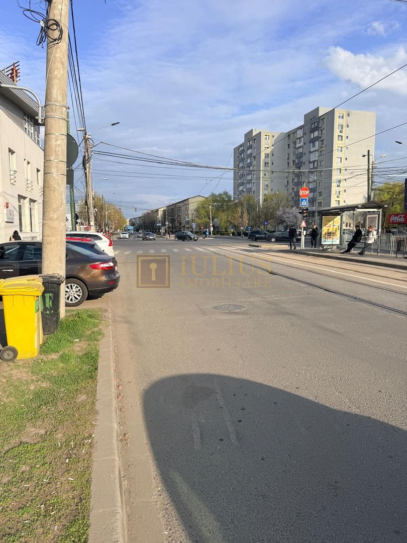 3 camere, zona Dambovita, apt superb, centrala proprie, disponibil imediat - Poză 19