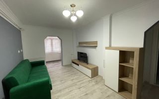 De închiriat apartament cu 3 camere, zona Piața Mare - Poză 3