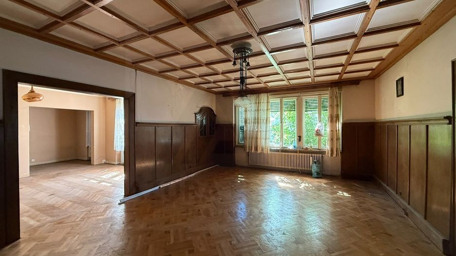 Apartament la casa 4 camere 4 bai 219.5 mp utili si garaj zona Central - Poză 1