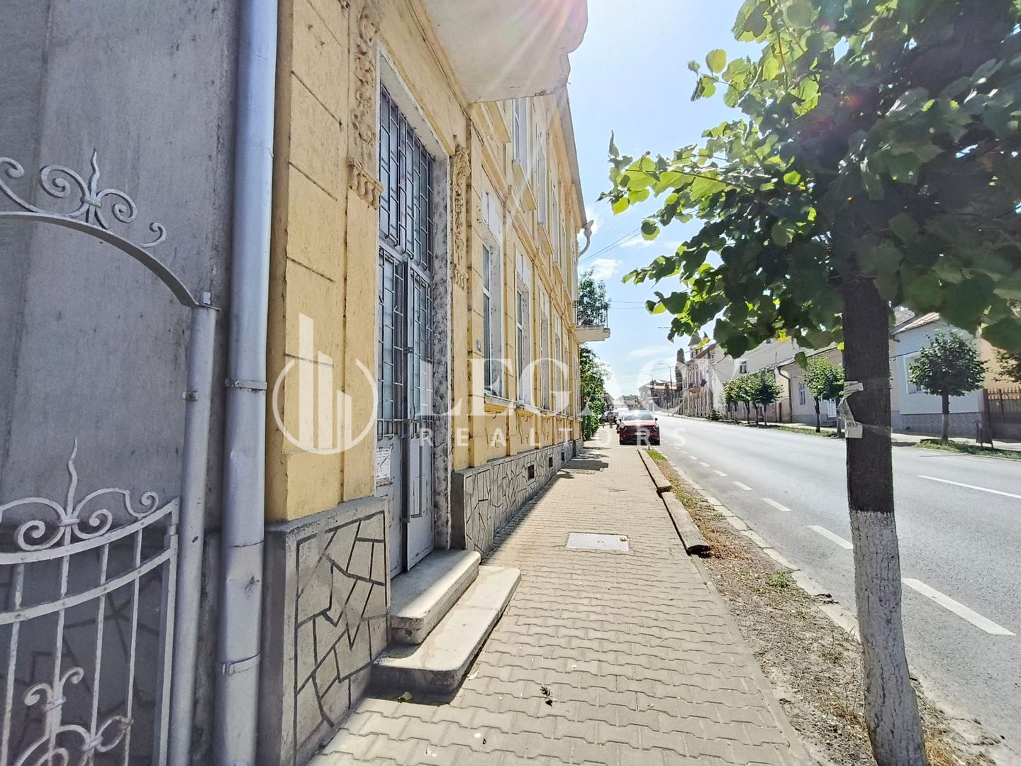 VÂNZARE/SCHIMB CU TEREN  - Clădire interbelică, centru oraș Siret - Poză 13