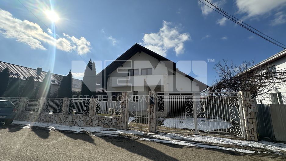 Casă 4 dormitoare | 230 MP | Central | Mobilată & Utilată | 280.000 € - Poză 1