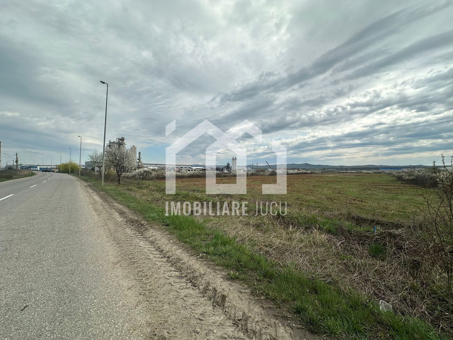 Teren Intravilan Industrial 5755mp - Bontida - Poză 1