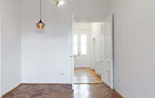 Apartament complet renovat, 3 camere, 2 băi, 91 mp utili – zona Bălcescu - Poză 3