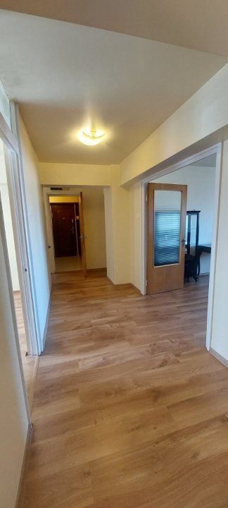 Vand apartament 4 camere situat la 10 min de Piata Unirii - Poză 6